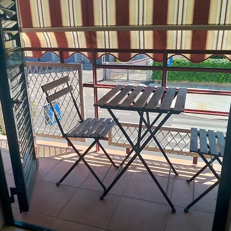 Aura Apartment Bari Kültér fotó