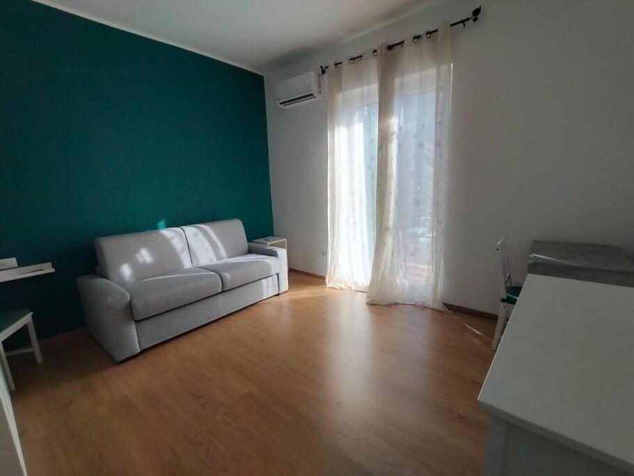 Aura Apartment Bari Kültér fotó
